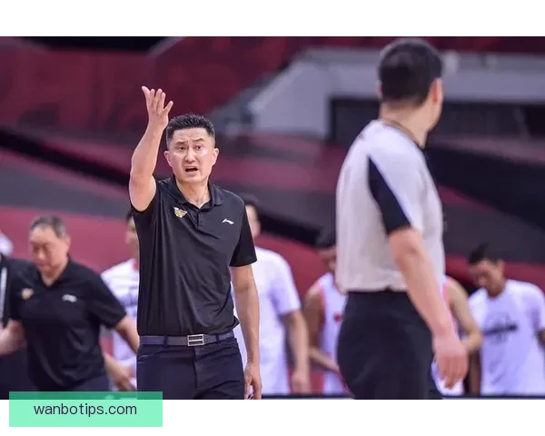 国少助教推搡辱骂16岁留洋新星引众怒球迷呼吁严惩并开除涉事教练